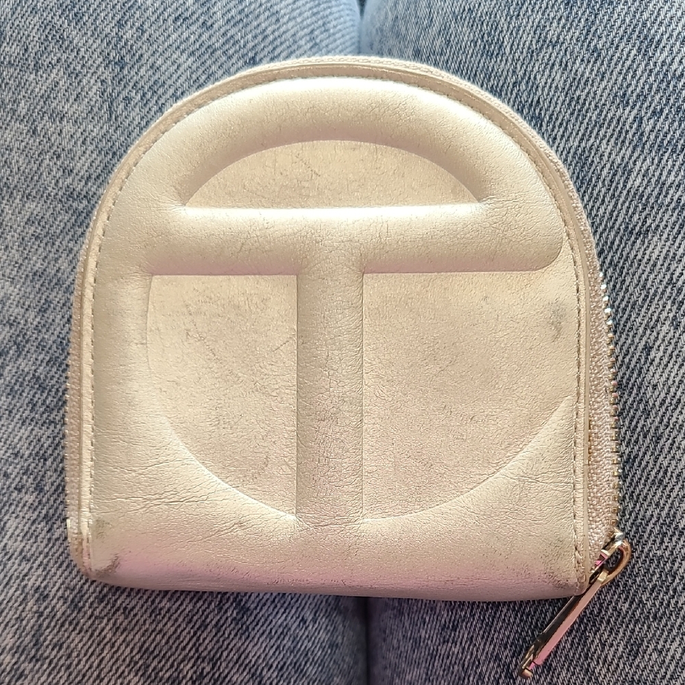 Telfar Wallet (Silver)